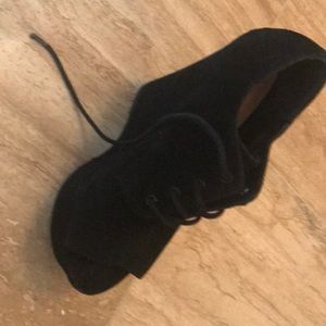 Steve Madden platform suede shoes